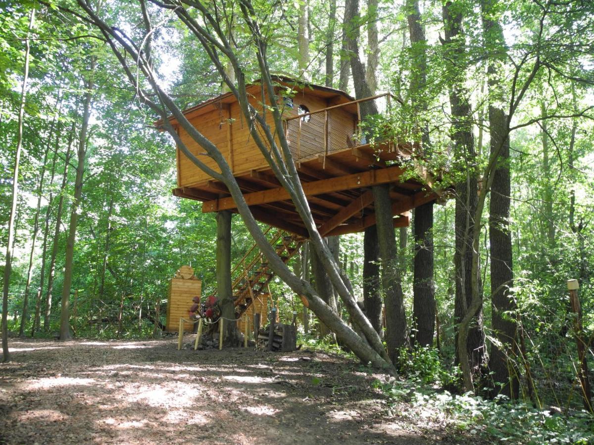 Treehouse V Brdech Bohutín Exterior foto