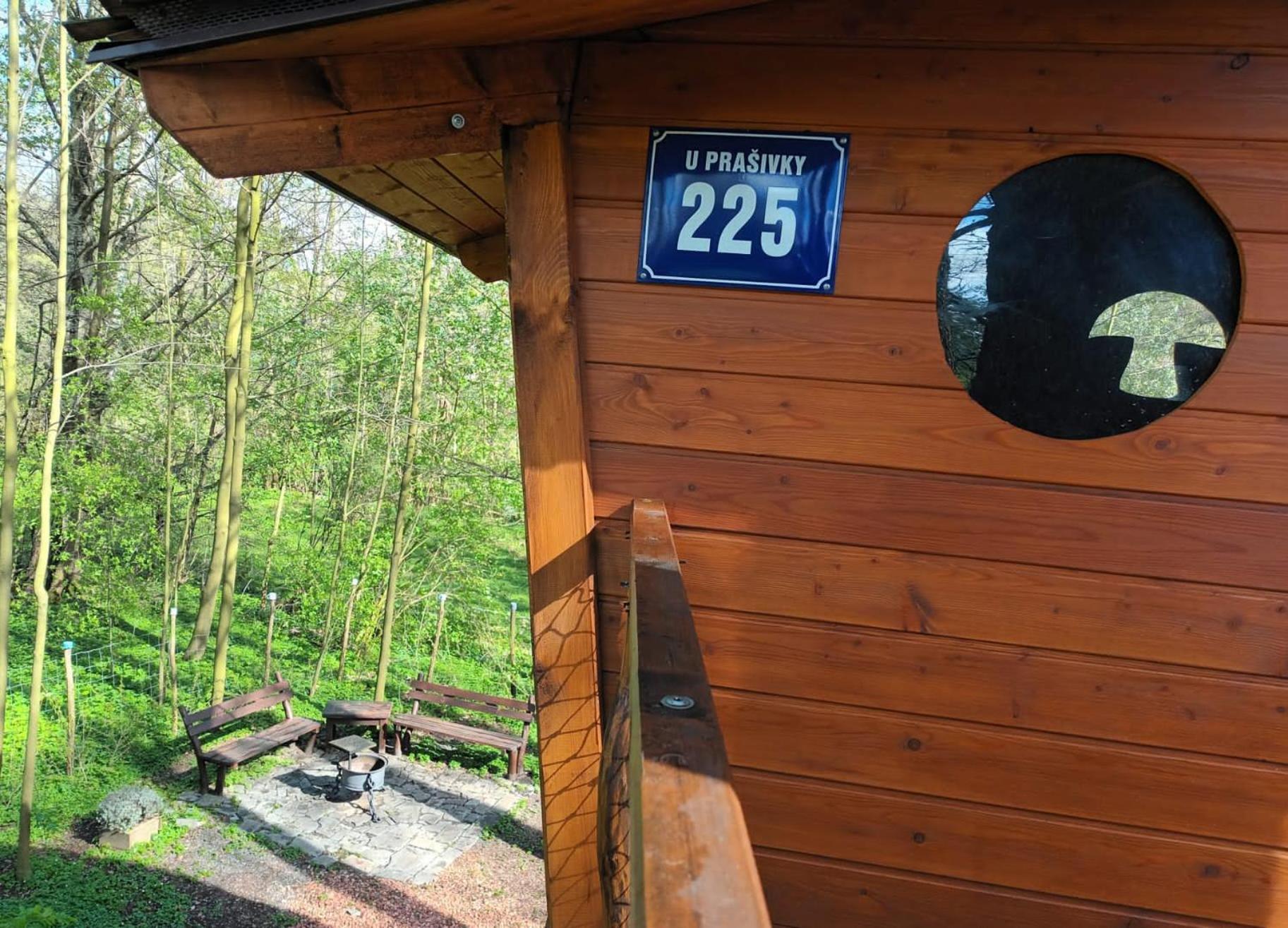 Treehouse V Brdech Bohutín Exterior foto